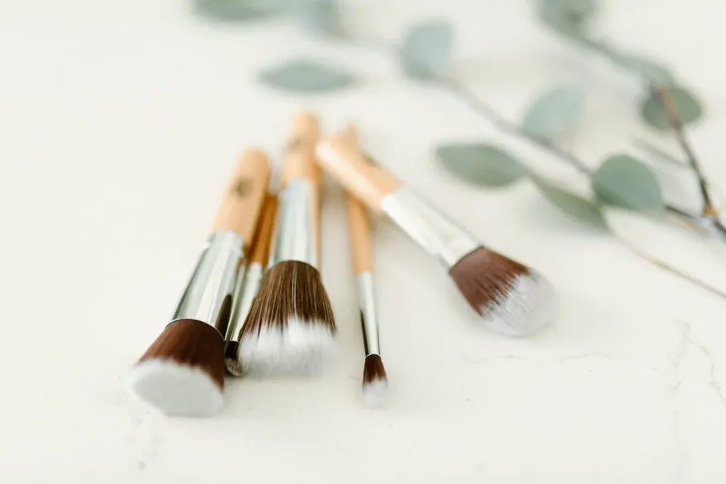 How to Easily & Naturally Clean Your Make-Up Brushes